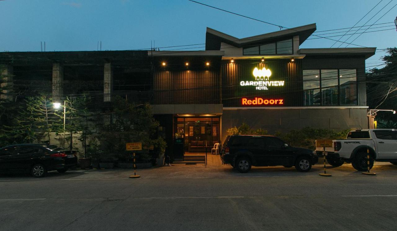 Reddoorz @ Gardenview Hotel Gtower アンヘレス エクステリア 写真