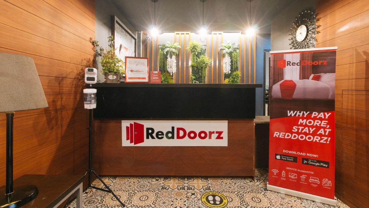 Reddoorz @ Gardenview Hotel Gtower アンヘレス エクステリア 写真